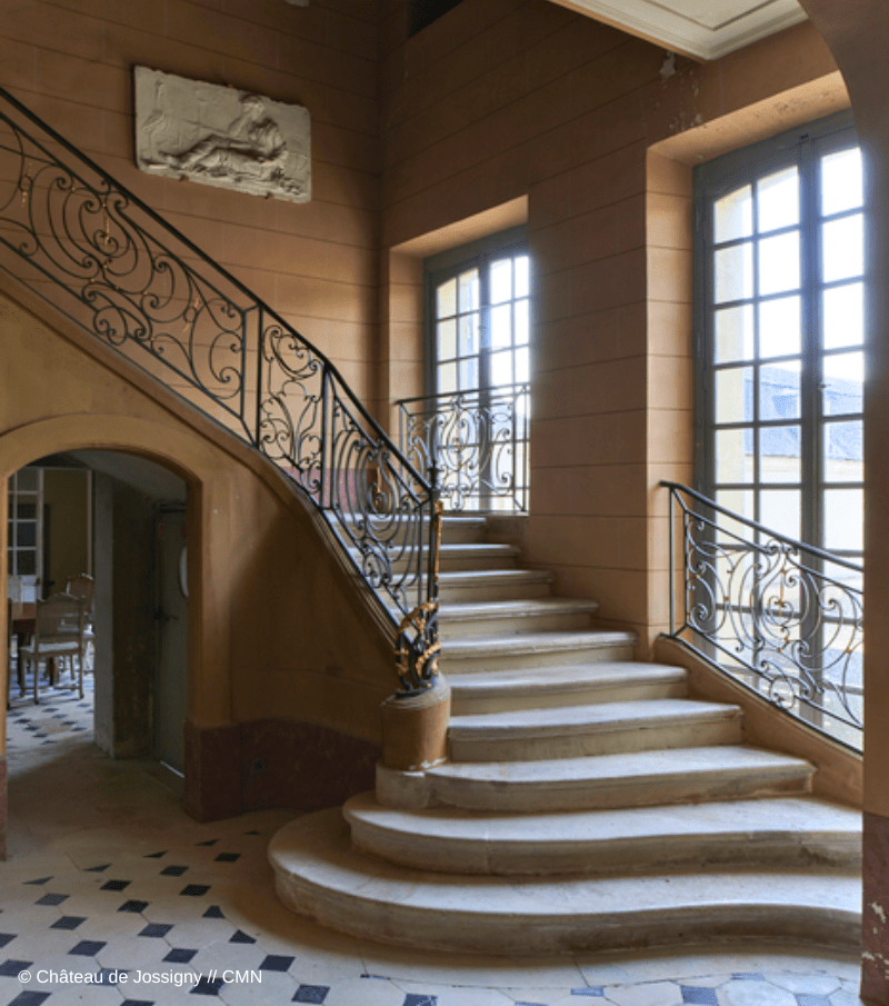 Escalier intérieur château de Jossigny